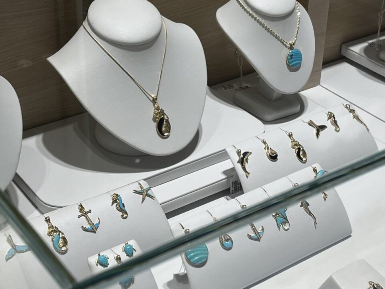 Displaying Your Best: Tips for Curating a Beautiful Jewelry Store Display Case